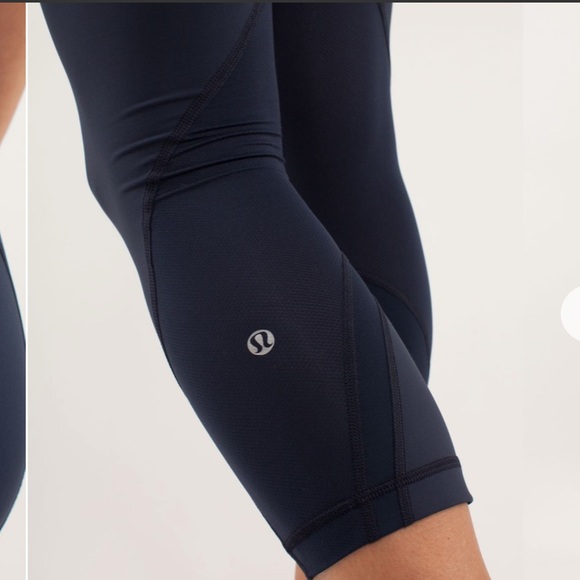 Lululemon Run: Inspire Crop II
Inkwell / Ocean Stripe Inkwell - Picture 5 of 10